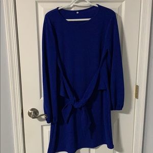 Blue long sleeve dress that ties in the front
